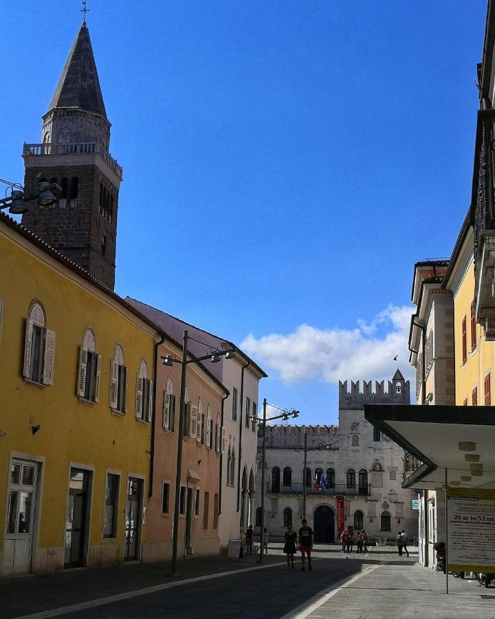 Апартаменты Happy Casa Oldtown Boutique Копер Экстерьер фото